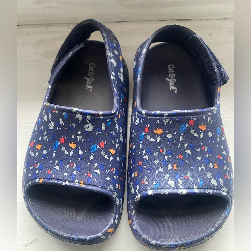 Toddler Wynne Slip-On Slides - Cat &
Jack Toddler size 8